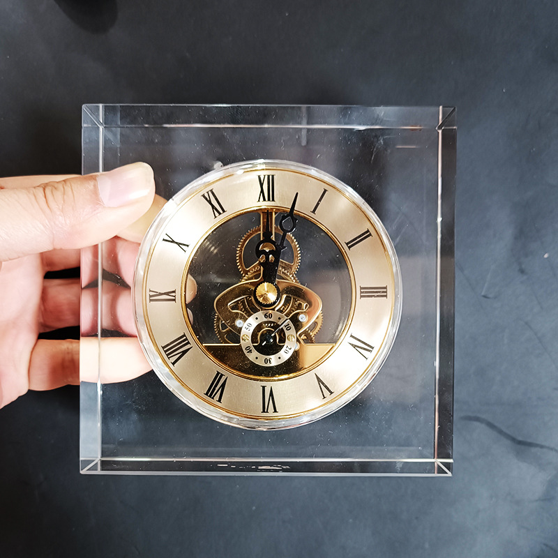 Accessories For Your Gaming Room - Kristal Sessiz Masa Saati Lüks İskandinav
